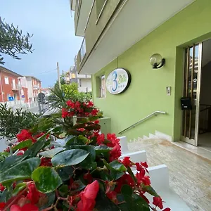 https://hotel-tre-stelle.riccione-hotels.org